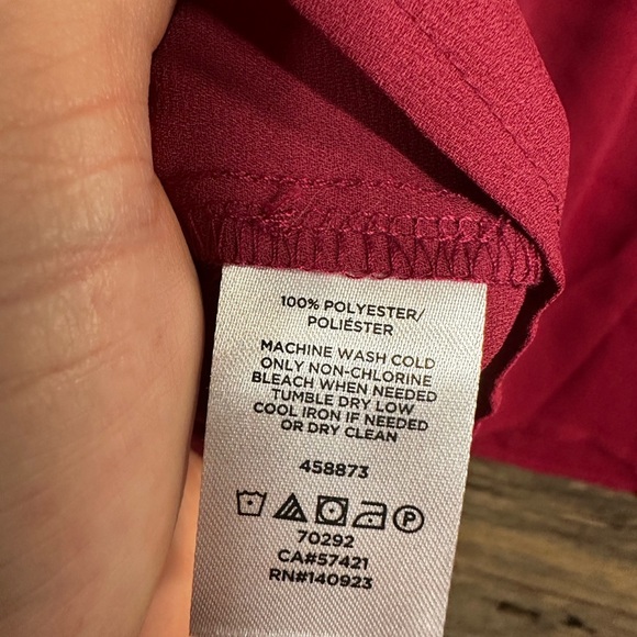 LOFT Red V-Neck Tank Top - Picture 6 of 7